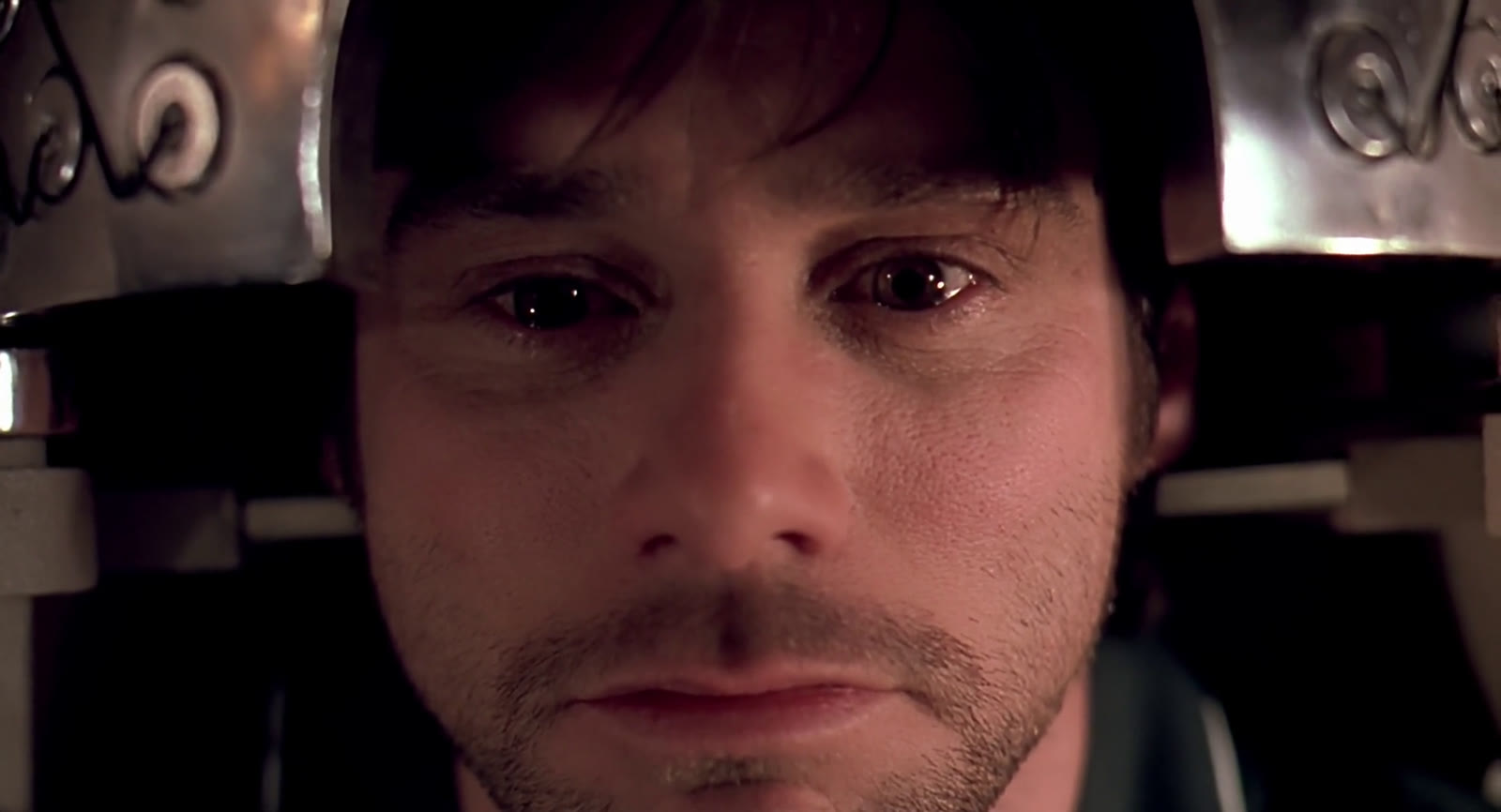 Eternal Sunshine of the Spotless Mind film still at 01:08:53.792