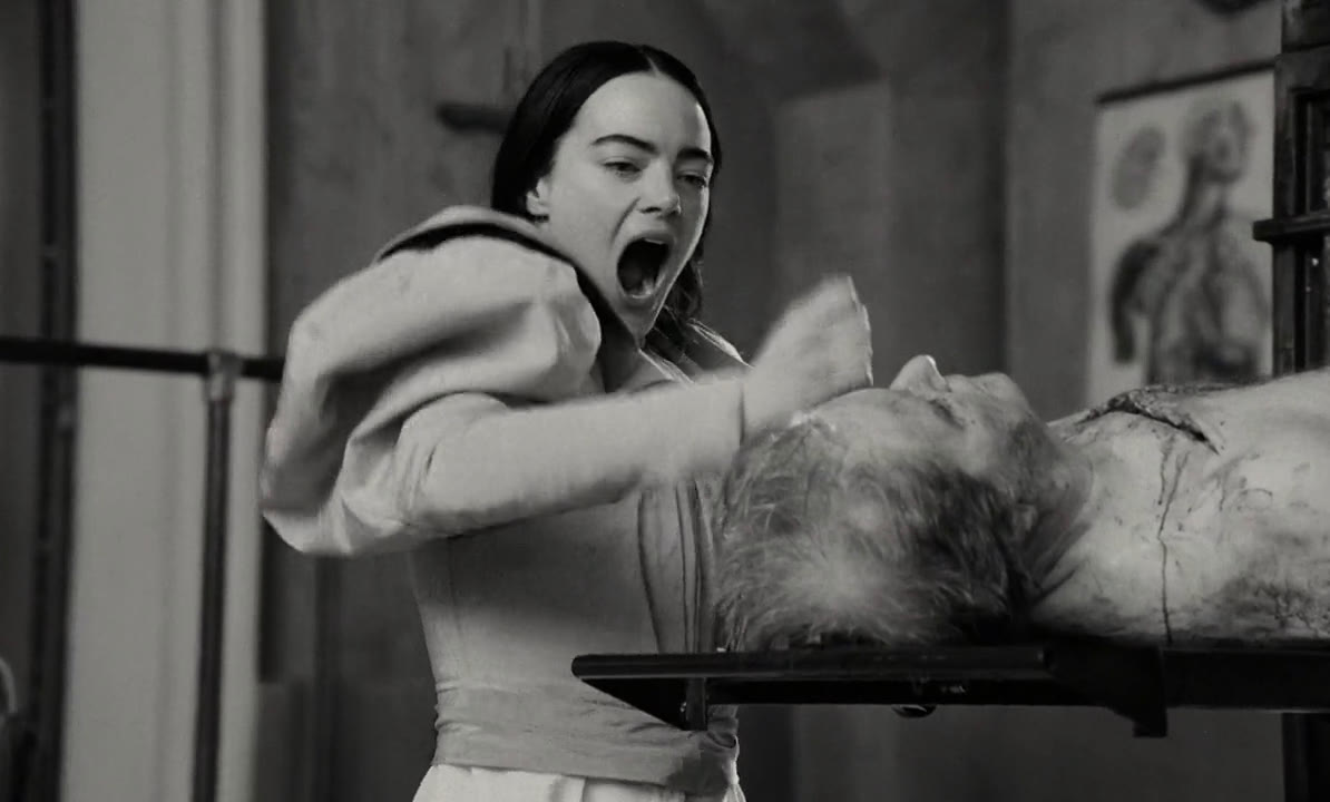 Poor Things film still at 00:10:11.205