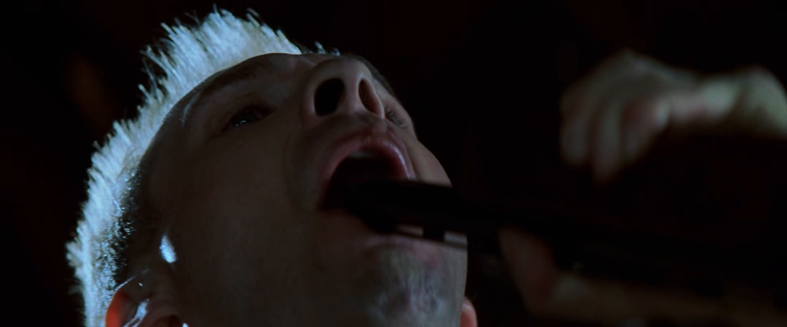 Red Dragon film still at 01:35:02.985