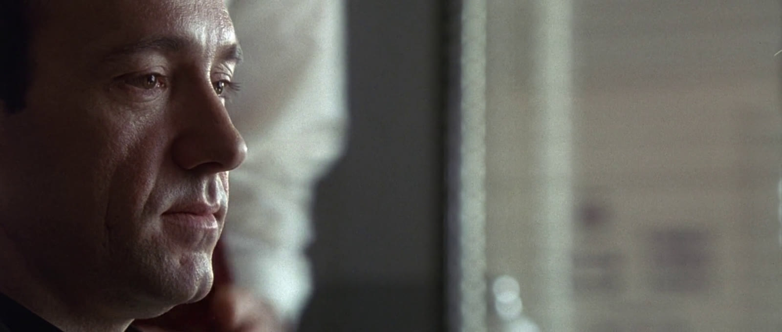 The Usual Suspects film still at 00:42:05.380